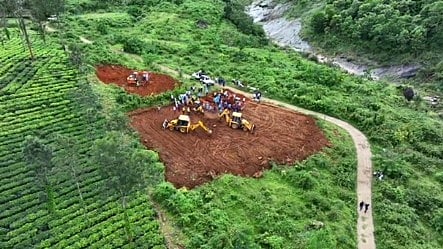 മൃതദേഹങ്ങൾക്കായി ഒരുക്കിയ കുഴിമാടങ്ങൾ