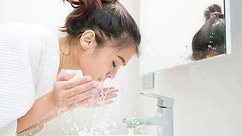 ദിവസത്തിൽ എത്ര തവണ മുഖം കഴുകണം? ശ്രദ്ധിക്കാം ഇക്കാര്യങ്ങൾ