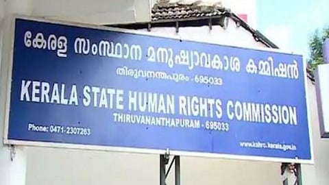 എറണാകുളം - കോട്ടയം റൂട്ടിലെ സ്വകാര്യ ബസുകളുടെ മരണപാച്ചിൽ, 
റിപ്പോർട്ട് തേടി മനുഷ്യാവകാശ കമ്മീഷൻ