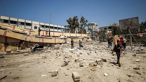 ഗാസയിലെ  സ്കൂളിൽ ഇസ്രയേൽ വ്യോമാക്രമണം; 12 പേർ കൊല്ലപ്പെട്ടതായി റിപ്പോർട്ട്