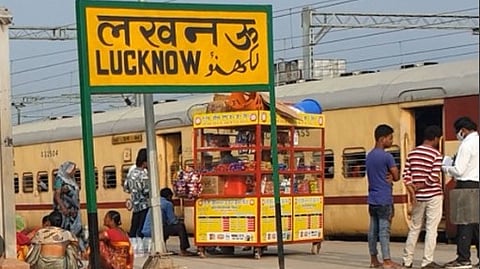 വീണ്ടും പേര് മാറ്റം; ഉത്തർപ്രദേശിൽ റെയിൽവേ സ്റ്റേഷനുകളുടെ പേര് മാറ്റൽ വിവാദമാകുന്നു