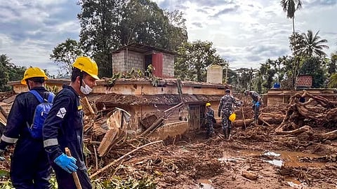 വയനാട്-വിലങ്ങാട് പുനരധിവാസത്തിന് സര്‍വകക്ഷി യോഗത്തിന്‍റെ പൂര്‍ണ പിന്തുണ; വീട് നഷ്ടപ്പെട്ടവര്‍ക്ക് മുന്‍ഗണനയെന്ന് മുഖ്യമന്ത്രി