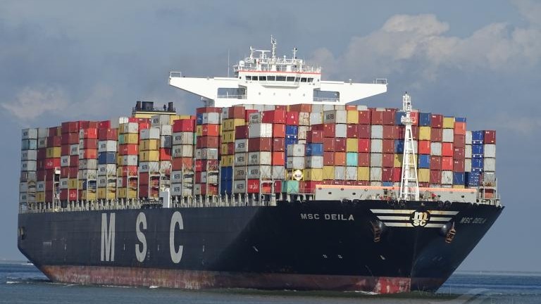 വിഴിഞ്ഞത്ത് നങ്കൂരമിട്ട് 'ഡെയ്‌ല'; ലോകത്തെ ഏറ്റവും വലിയ ചരക്ക് കപ്പലുകളിലൊന്ന്