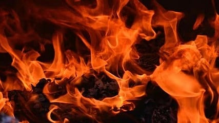 മലപ്പുറം പെരുമ്പടപ്പില്‍ വീടിന് തീപിടിച്ചു;  അഞ്ചു പേർക്ക് പൊള്ളലേറ്റു