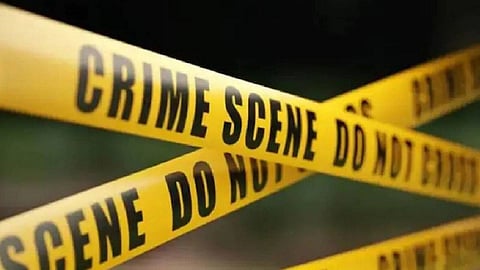 കൊച്ചിയില്‍ യുവതി കഴുത്തറുത്ത് മരിച്ച നിലയില്‍; മൂന്ന് വയസുകാരി മകളും കഴുത്തിന് മുറിവേറ്റ് ഗുരുതരാവസ്ഥയിൽ