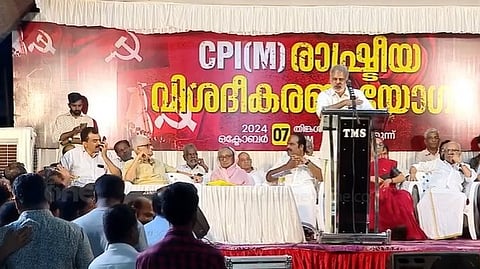 'ചെങ്കൊടി തൊട്ട് കളിക്കേണ്ട'; അന്‍വറിന് താക്കീതുമായി സിപിഎമ്മിന്‍റെ രാഷ്ട്രീയ വിശദീകരണ യോഗം