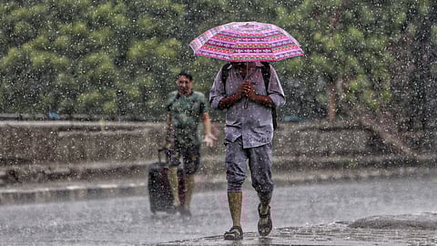 കാലവർഷം പിൻവാങ്ങി.... സംസ്ഥാനത്ത് ഇന്ന് തുലാവർഷം എത്തും; രണ്ട് ജില്ലകളിൽ ഓറഞ്ച് അലേർട്ട്