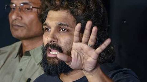 'യുവതിയുടെ മരണത്തെക്കുറിച്ച് എപ്പോഴാണ് അറിഞ്ഞത്?' അല്ലു അർജുനെ മൂന്ന് മണിക്കൂർ ചോദ്യം ചെയ്ത് പൊലീസ്