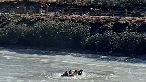 ജീവനെടുക്കുന്ന മഞ്ഞുതടാകത്തിൽ കുടുങ്ങി ടൂറിസ്റ്റുകൾ; വീഡിയോ പങ്കുവെച്ച് മുന്നറിയിപ്പുമായി കേന്ദ്രമന്ത്രി!