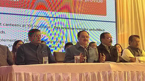 സ്ത്രീകള്‍ക്ക് പ്രതിമാസം 2,500 രൂപ, ഗര്‍ഭിണികള്‍ക്ക് 21,000 രൂപ; വമ്പന്‍ വാഗ്ദാനങ്ങളുമായി ഡല്‍ഹിയില്‍ BJP പ്രകടന പത്രിക