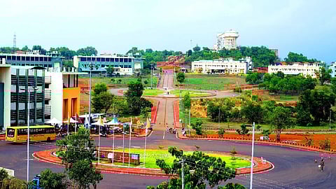 നിയമനം വൈകുന്നു; പെരിയയിലെ കേന്ദ്ര സർവകലാശാലയിൽ സ്ഥിരം വൈസ് ചാൻസലർ ഇല്ലാതായിട്ട് ഒന്നര വർഷം