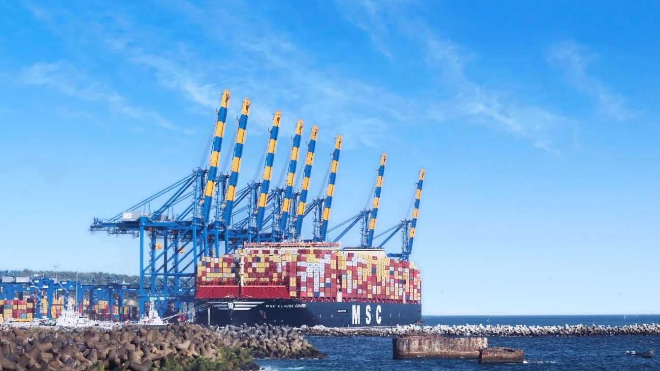 വിഴിഞ്ഞത്തിന് 817.80 കോടി രൂപ വയബിലിറ്റി ഗ്യാപ് ഫണ്ട്, വരുമാനത്തിന്റെ 20% കേന്ദ്രത്തിന്; കരാറുകളില്‍ ഒപ്പുവെച്ച് കേരളം