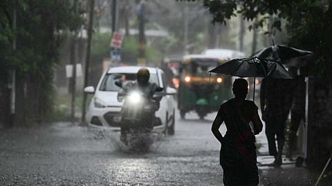 കുട മറക്കല്ലേ! തിങ്കളാഴ്ച മുതൽ വടക്കൻ ജില്ലകളിൽ തീവ്ര മഴ; വിവിധ ജില്ലകളിൽ ഓറഞ്ച് അലേർട്ട്