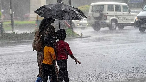 കാലവർഷം ശക്തം; വ്യാഴം, വെള്ളി ദിവസങ്ങളിൽ അതിതീവ്ര മഴയ്ക്കു സാധ്യത, നദികളിൽ റെഡ്, ഓറഞ്ച് അലേർട്ടുകൾ