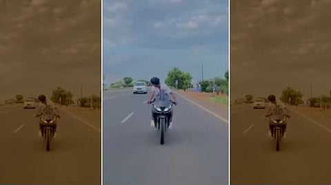 ஆபத்தான முறையில் பைக்கை ஓட்டி ரீல்ஸ் போடும் இளைஞர்கள்