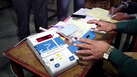 ஜம்மு காஷ்மீரில் வாக்குப் பதிவு