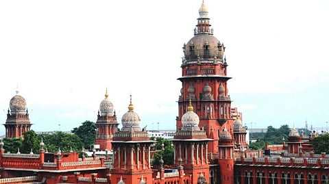 உயர்நீதிமன்றம் ஆணை