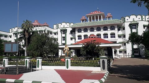 உயர்நீதிமன்ற உத்தரவு