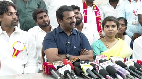 சீமான் விமர்சித்திருக்கிறார்