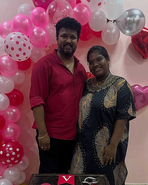 கணவருக்கு அழகாக தனது காதலர் தின வாழ்த்துக்களை தெரிவித்த இந்திரஜா ஷங்கர்...