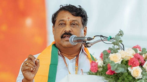 நயினார் நாகேந்திரன் விமர்சனம்