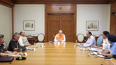 விமானப்படை தளபதியுடன் பிரதமர் சந்திப்பு !