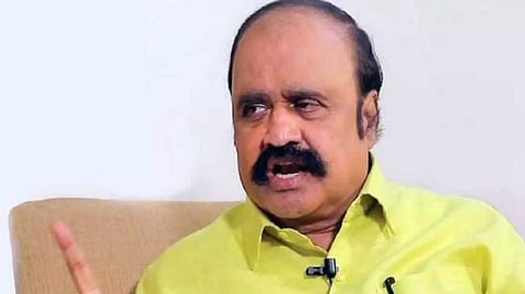 Vaa pughazendi admk