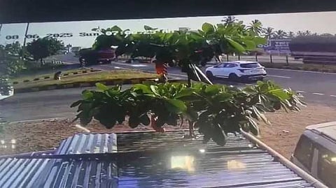 Cbe lorry and mini van accident