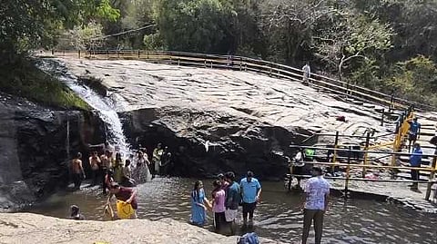 Kumbakkarai waterfall