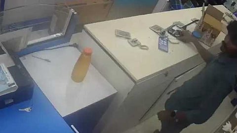 Tut money theft