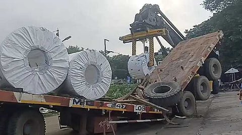 KNC Lorry broken