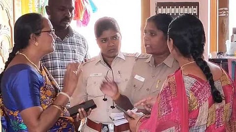 SLM Thiruttu lady