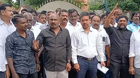 TKI Advocate protest