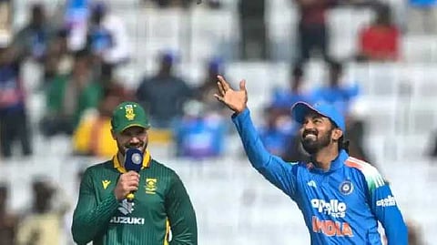 Ind toss