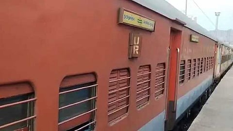 CHN TRain derail