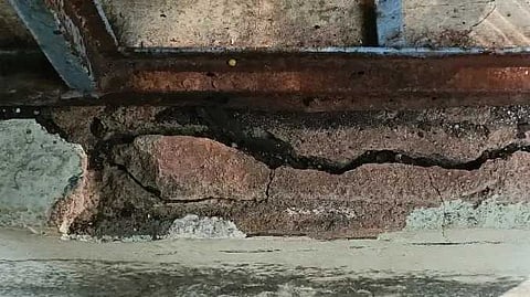 KNK Building issue