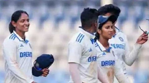 IND WOMENS TEAM