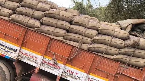 Tiruvarur lorry