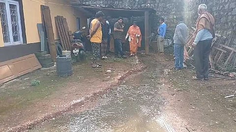 வழிந்து ஓடும் கழிவு நீர்