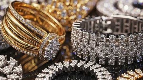 ஒரு சவரன் ஒரு லட்சத்து 18,000 ரூபாய்க்கு விற்பனை