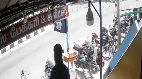 கார் மோதி விபத்து