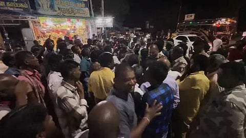 சாலை மறியல்