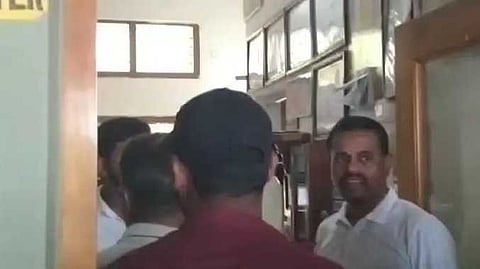 ஒலிபெருக்கான்அறிவிப்பு