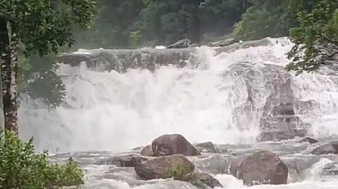 சின்னக்கல்லார் அருவி