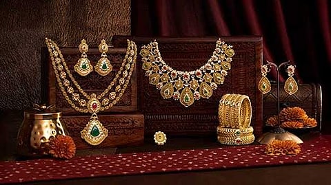 ஆபரணத் தங்கத்தின் விலை சவரனுக்கு ரூ.240 குறைவு