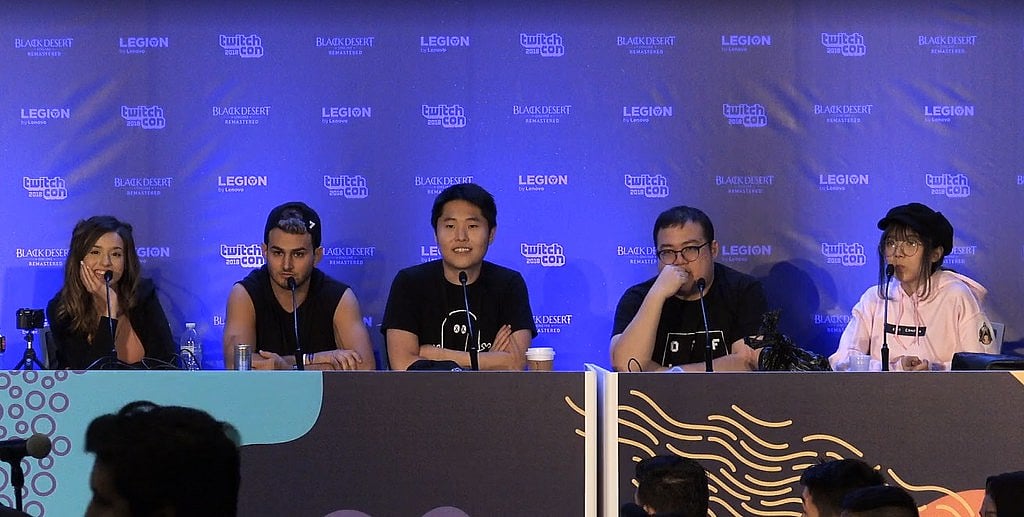 Pokimane and OfflineTV at TwitchCon 2018