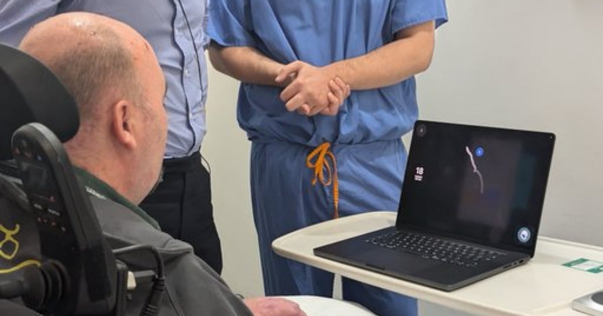 Trending: UK Man Plays Video Games Using Only His Mind After N-Link Implant