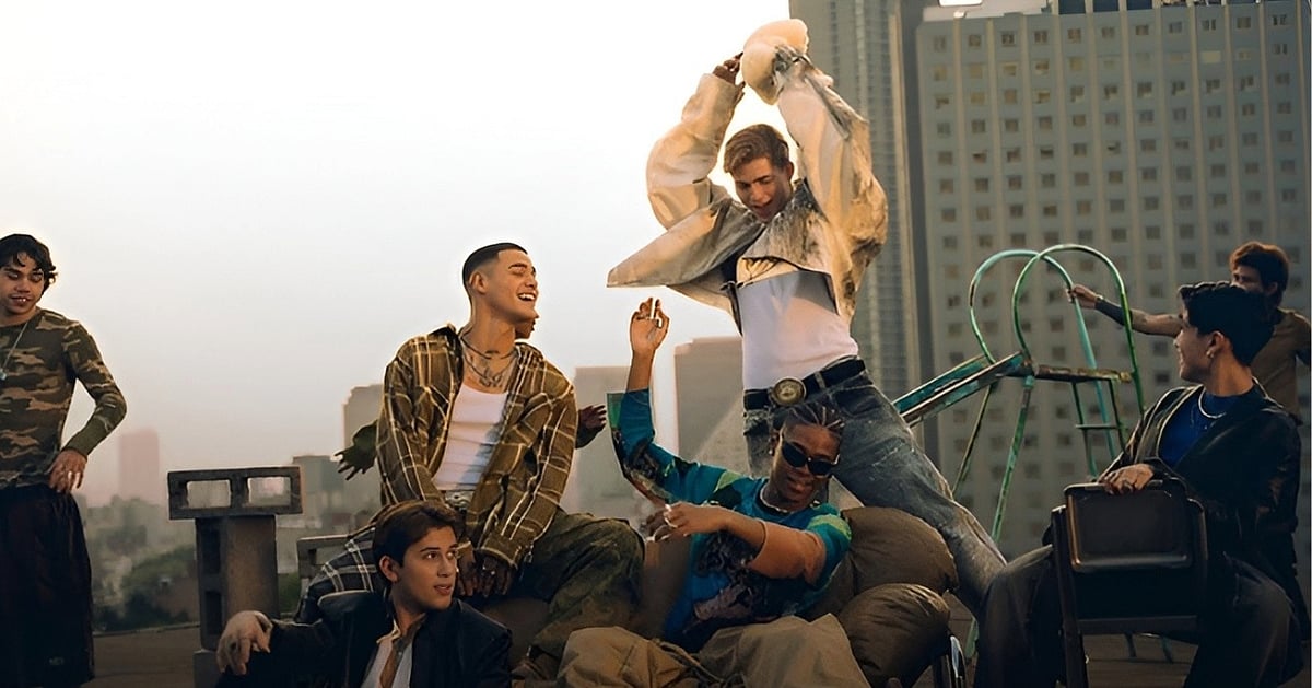 HYBE’s Santos Bravos & JYP’s GIRLSET Signal K-pop’s Global Pivot