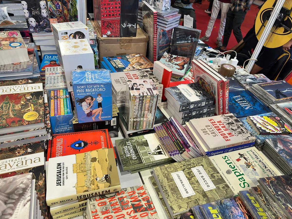 Other graphic novels, photo, comic books at Penguin Random House India