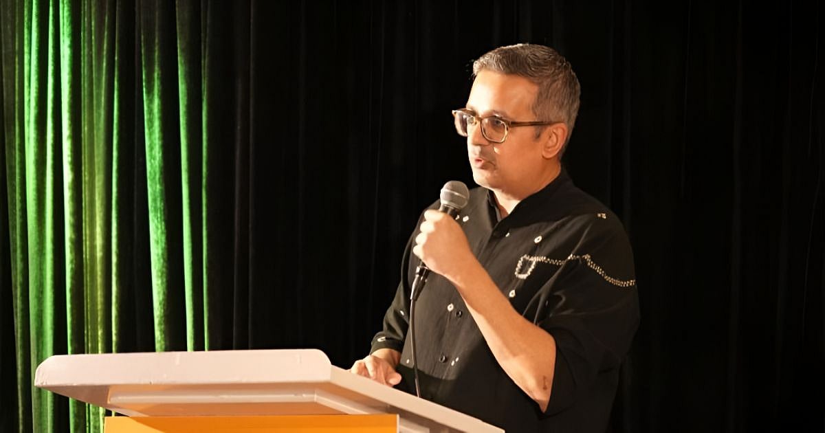 Jatin Verma giving speecat the Inaugural Indian Comic Book Awards 
